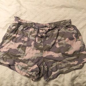 AERIE CAMO LOUNGE SHORTS 🌼